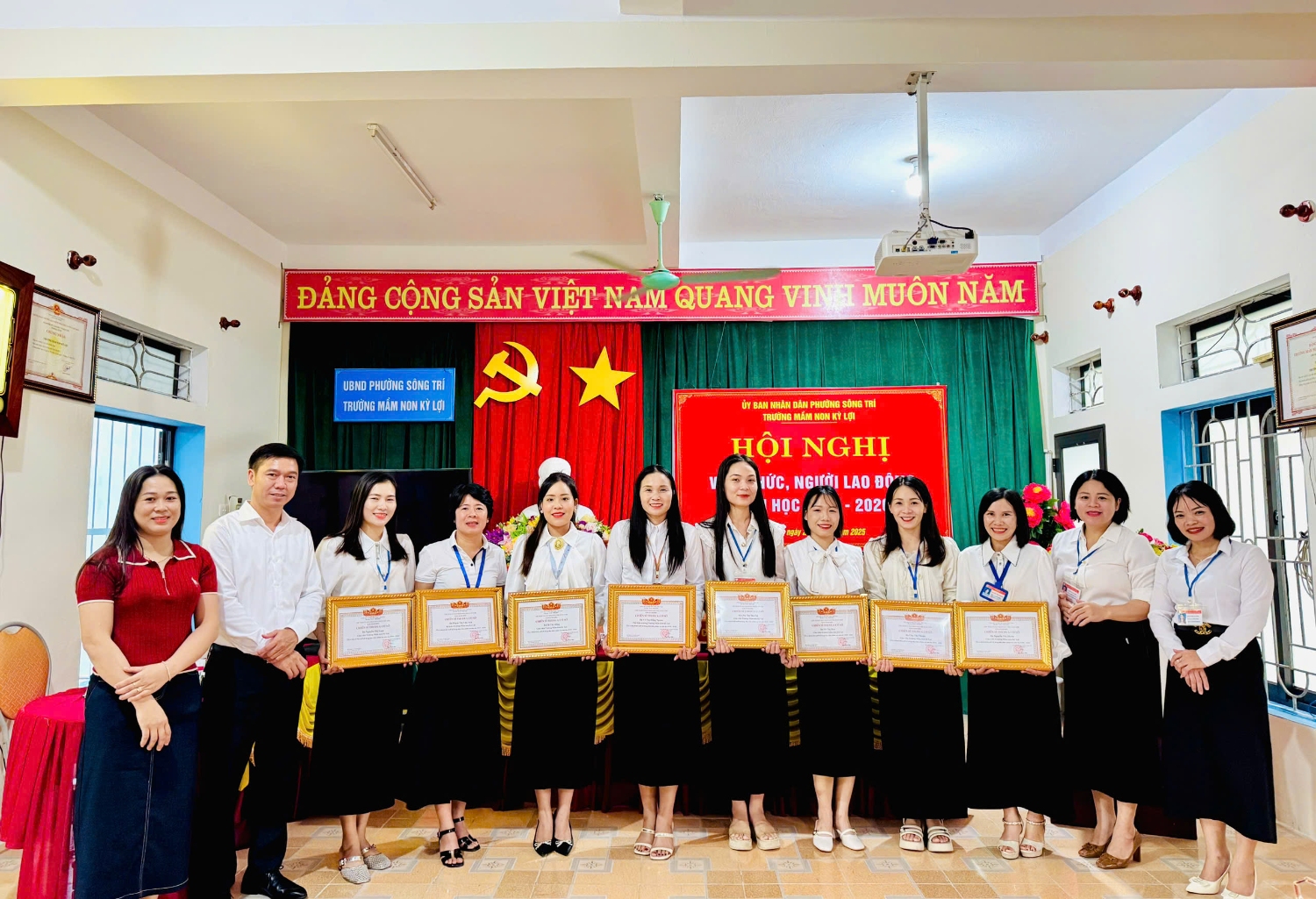 ảnh hội nghị 8